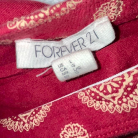 Forever 21 red Aztec style print skater skirt size L - Picture 3 of 5